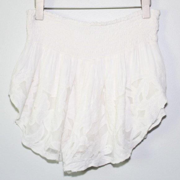 Free People Lace Kadek Shorts Off White Smocked Floral Cutout Size Large H13520 - Picture 7 of 10